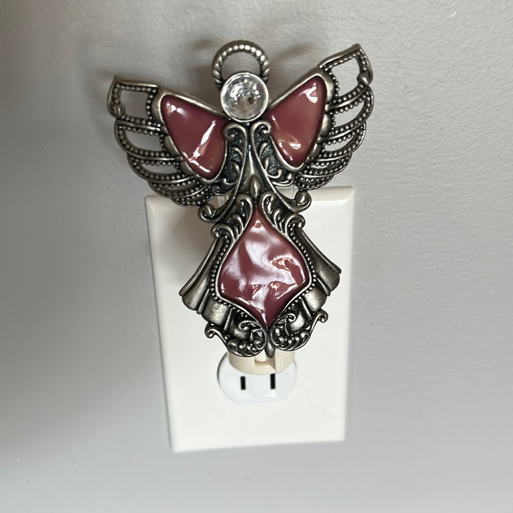 🎉HP 10/20🎉Pink and Silver Angel UL Listed Night Light - Picture 2 of 5